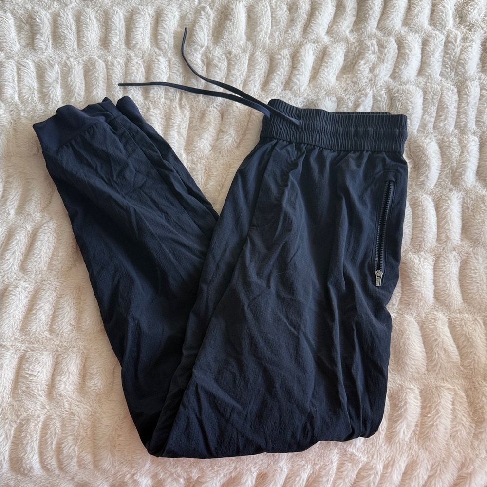 Athleta Trekkie Relaxed mid rise women’s joggers